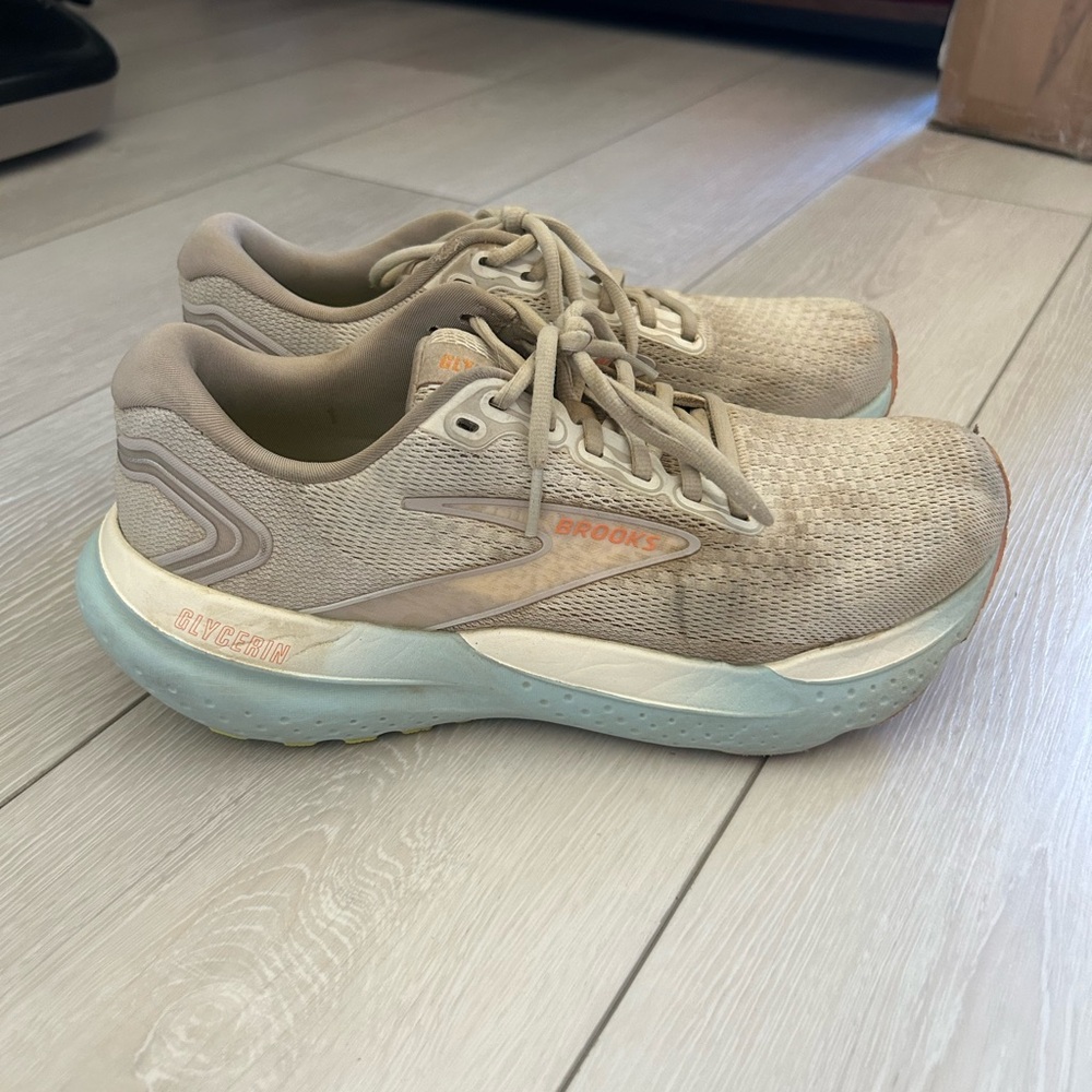 Brooks Athletic Shoes in Beige and Light Blue